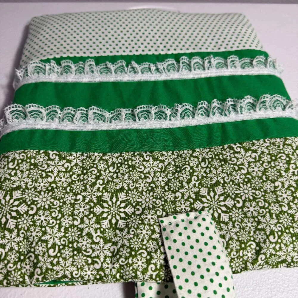 Green Lace Bow Laptop/Tablet Sleeve – Handmade Chic Padded Case